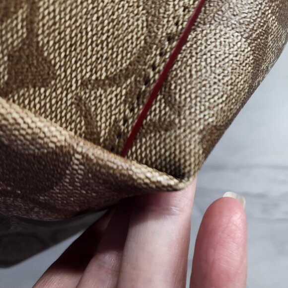 Nwot Coach Signature C's Khaki Shoulder Bag Purse - Picture 10 of 13